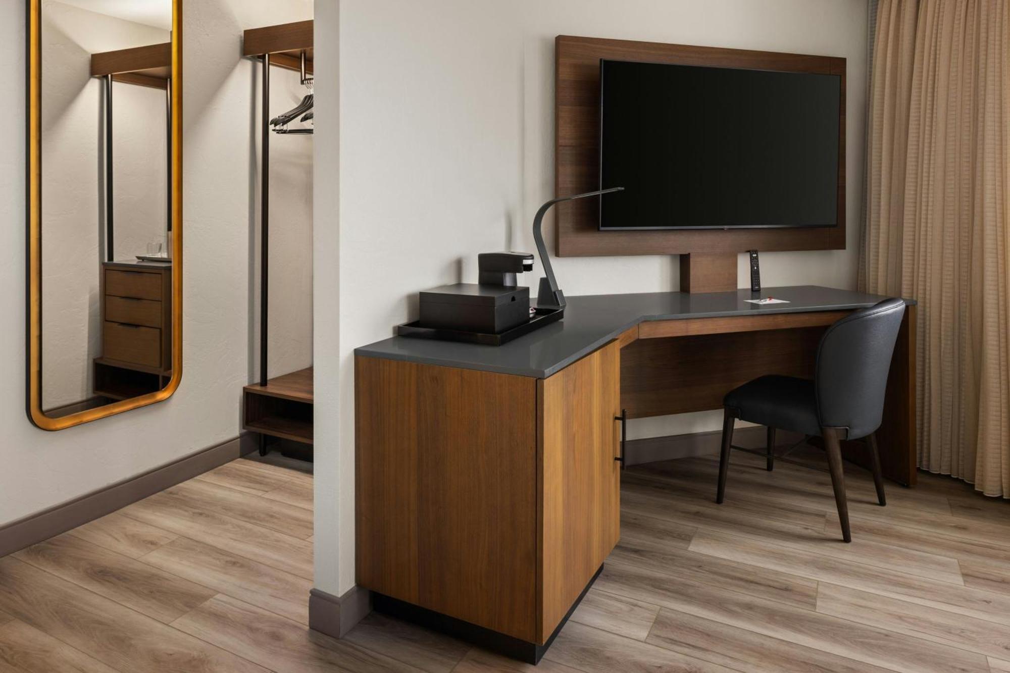 Oshkosh Marriott Waterfront Hotel & Convention Center Buitenkant foto
