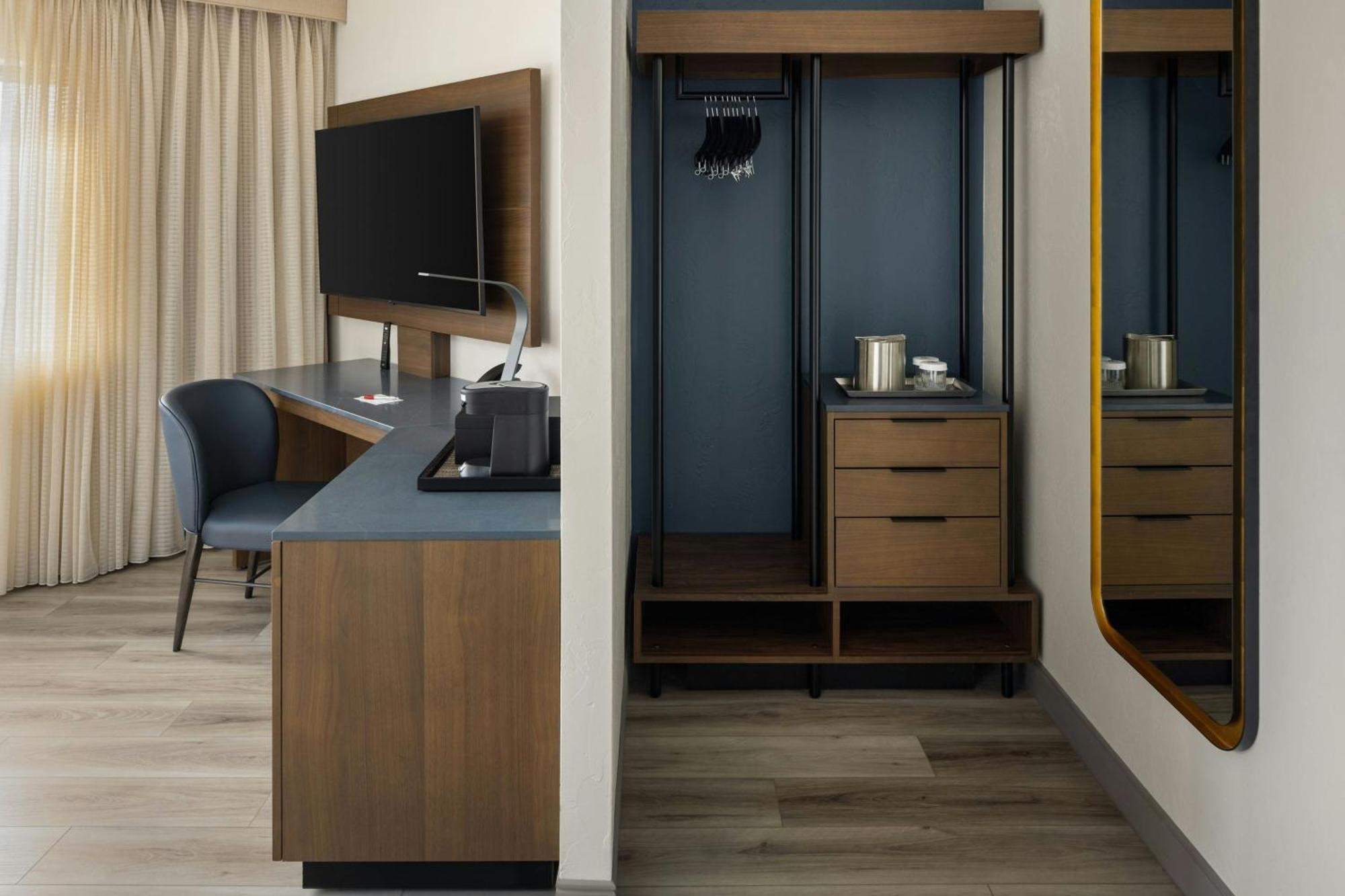 Oshkosh Marriott Waterfront Hotel & Convention Center Buitenkant foto